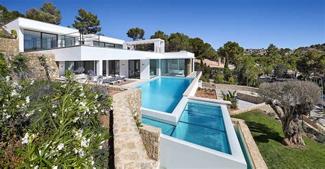 Shooting: Villa S29 / Santa Ponsa | Mansions, Mansions homes, Luxury pools