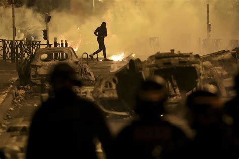 France: Macron Convenes Crisis Meeting after Worst Night of Riots