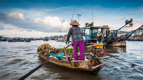 Cai Rang Floating Market | Vietnam's Best Travel Experiences