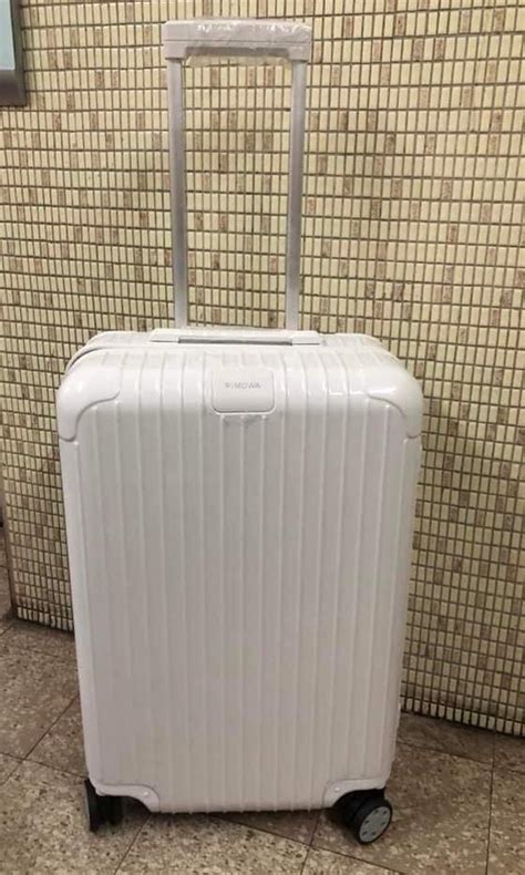 Polycarbonate luggage size 26 on Carousell