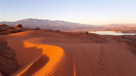 Sand dunes on Sand Mountain at Sand Hollow State Park, Hurricane UT ...