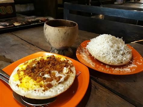 7 Oleh-oleh Khas Lembang: Kuliner Maknyus Hingga Fashion Keren - Bolu ...