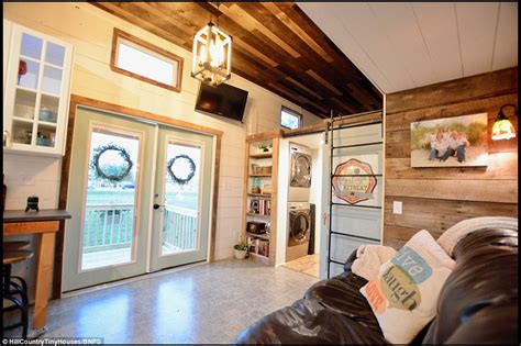 Jaw Dropping Two-Story Mobile Home On The Market For $98k - Trendzified