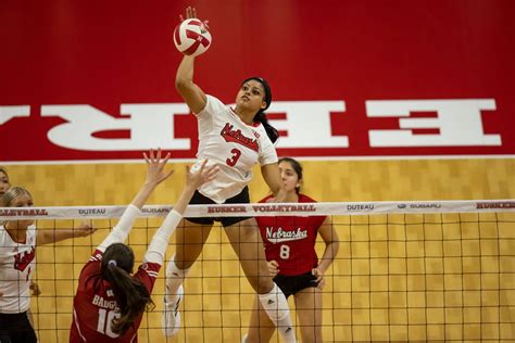 NCAA Volleyball Tournament First Round Open Thread - Corn Nation