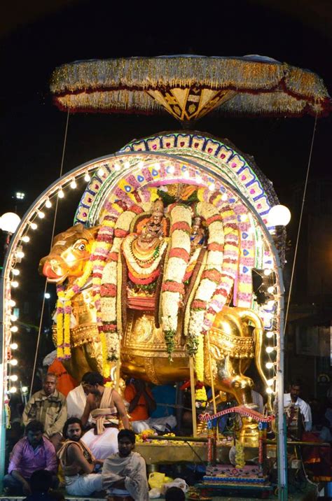 2016 Arunachala Deepam Festival. Day Ten—Night: Golden Rishaba - ARUNACHALA GRACE