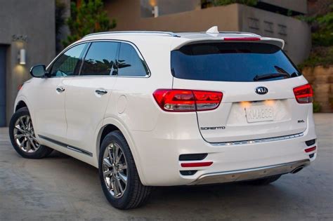 2016 Kia Sorento Pictures - 270 Photos | Edmunds