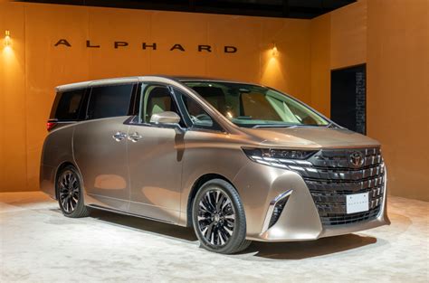 The all-new Toyota Alphard is now in the Philippines—Now with hybrid power | Autodeal