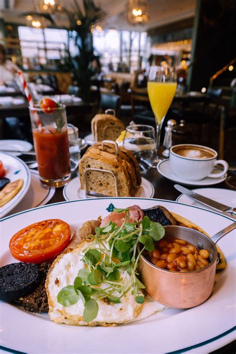 Breakfast at The Ivy On The Square - A Model Moment