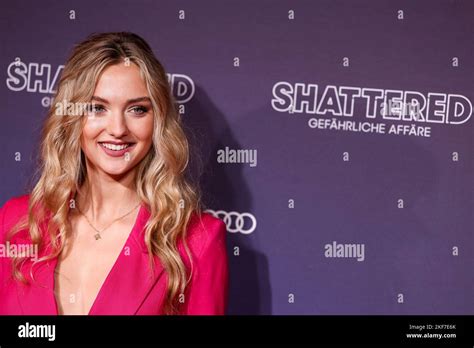 Berlin, Germany. 16th Nov, 2022. Actress Lilly Krug arrives at the movie premiere of "Shattered ...