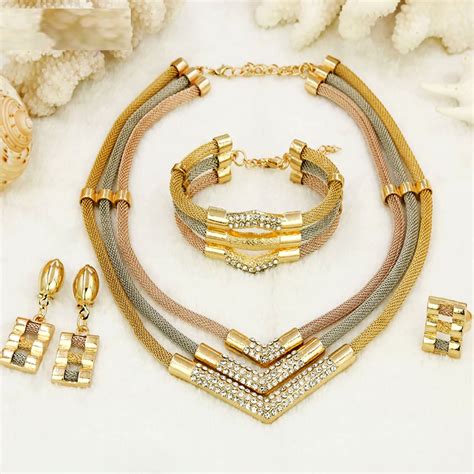 GOLD JEWELRY SETS FOR WOMEN | Bride jewelry set, Gold jewelry sets, Jewelry sets