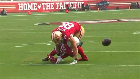 George Kittle appears to suffer knee injury after being tackled