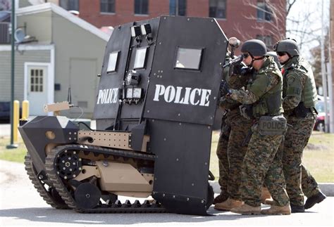 The Evolution of SWAT Team Equipment: From WWII Rifles to BearCats ...