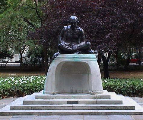 Gandhi statue - Bloomsbury : London Remembers, Aiming to capture all memorials in London