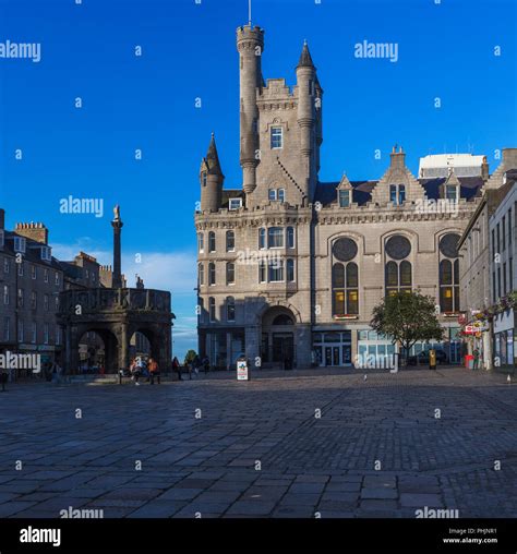 Castlegate aberdeen scotland hi-res stock photography and images - Alamy