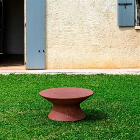 Garden tables with a modern design, perfect for any occasion