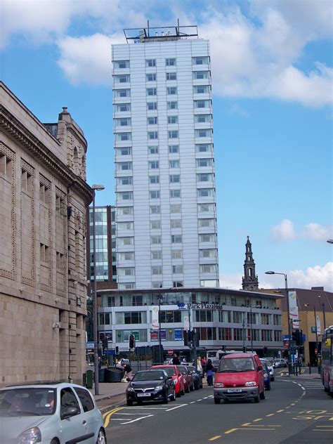 File:Park Plaza Hotel, Leeds.jpg - Wikimedia Commons