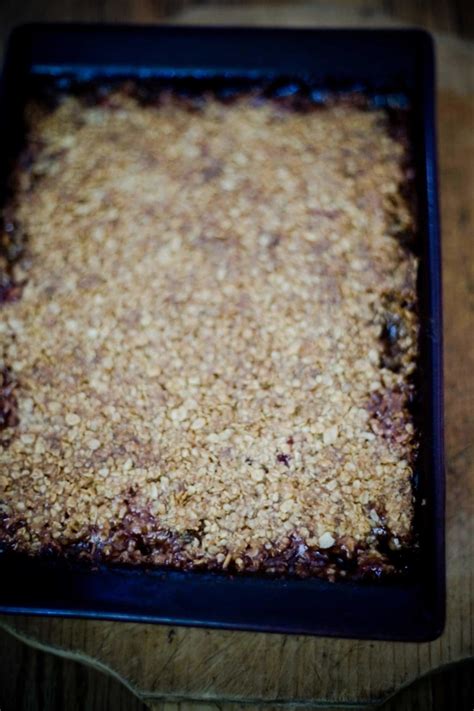 Vegan Rhubarb Crumble Recipe - Greener Ideal