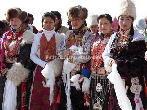 Tibetan Ethnic Group, Facts about Tibetan Minority, Tibetan People China