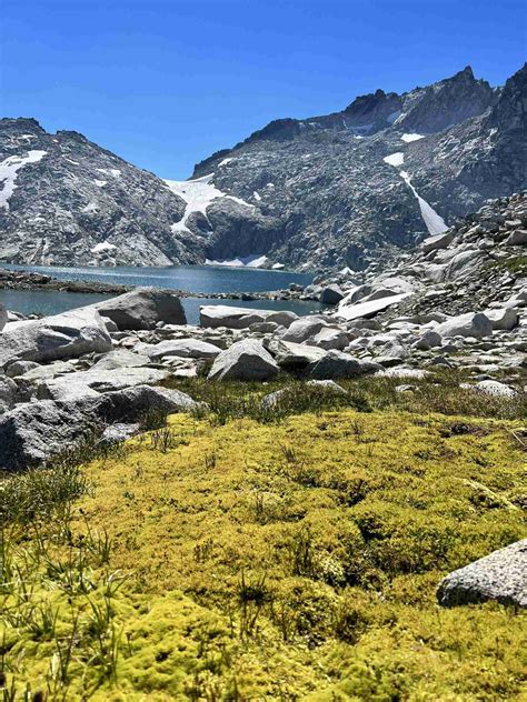 Complete Guide to Hiking the Enchantments: Permits, Trail Tips + More! - Ready, Set, PTO