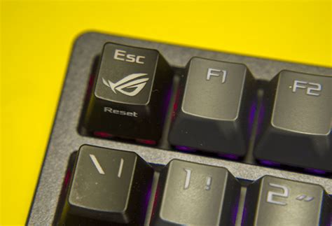 ASUS ROG Azoth review: small and fast