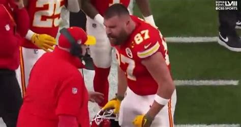 Angry Travis Kelce bumps, screams at Andy Reid to keep him on field ...