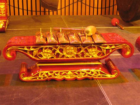 Singgah Sejenak: How to Play a Music Instrument Gamelan