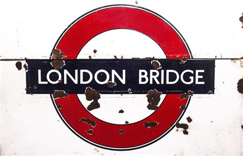 London Bridge - Kemp London - Bespoke neon signs, prop hire, large format printing