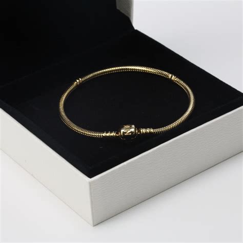 14kt Gold 17g Pandora Moments Gold Clasp Bracelet - New In Box | Property Room