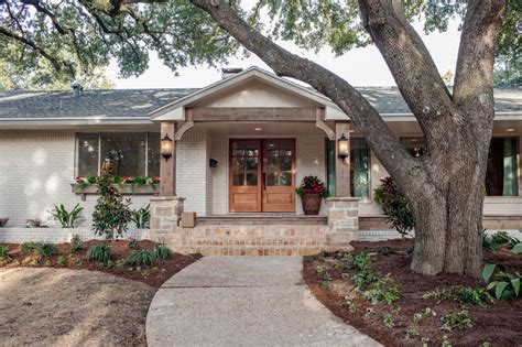 Fixer Upper: Midcentury "Asian Ranch" Goes French Country | House exterior, Ranch style homes ...