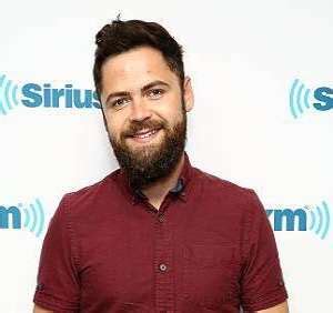 Passenger (Singer) Birthday, Real Name, Age, Weight, Height, Family ...