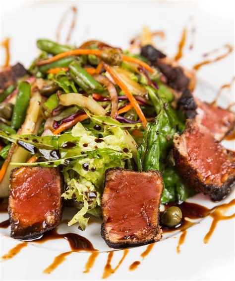 Californian Seared Ahi Tuna Salad - SpiceBreeze