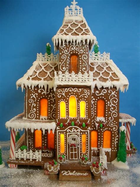 5 Gingerbread Houses That Will Totally Amaze You | Kitchn