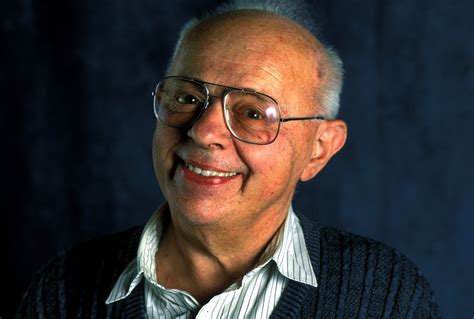 Stanislaw Lem, escritor e satirista polaco, autor de obras de ficção ...