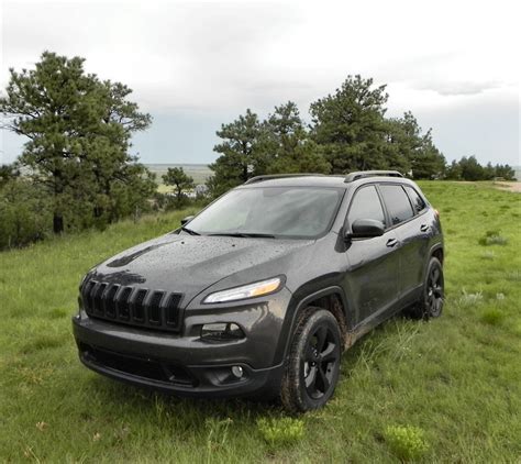 2015 Jeep Cherokee Pricing, MPG, Comparisons, Specs - iSeeCars.com