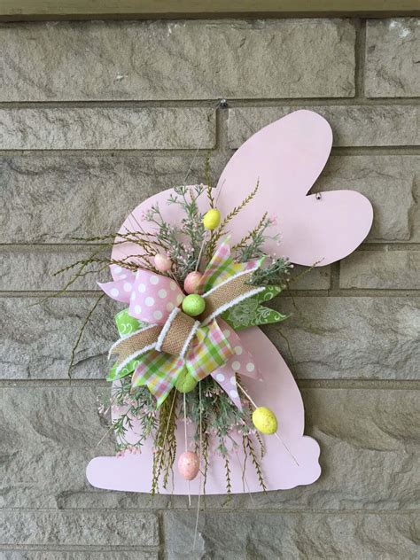 19 Best Outdoor Easter Decoration Ideas to Brighten Up Your Yard in 2020