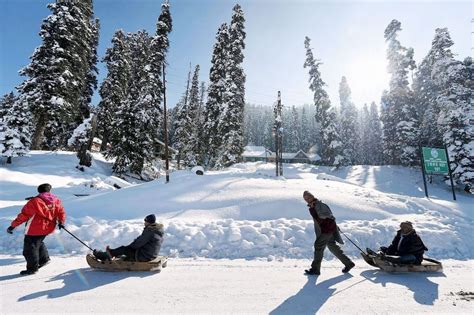 Famous Tourist Attractions in Jammu & Kashmir - Rajasthan Tour Planner