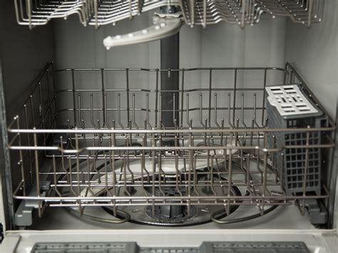 Deal in! GE dishwasher has great features for a reasonable price - CNET