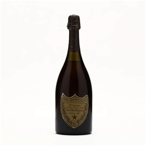 Moet et Chandon Champagne - Vintage 1982 (Lot 8084 - Fine WineDec 1, 2022, 12:00pm)