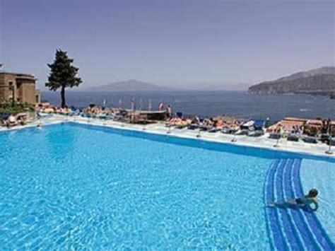 Best Price on Hotel Bristol in Sorrento + Reviews!