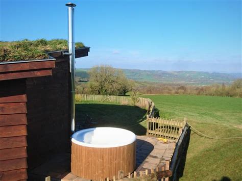 Luxury cottages with hot tubs in Wales | Sugar & Loaf