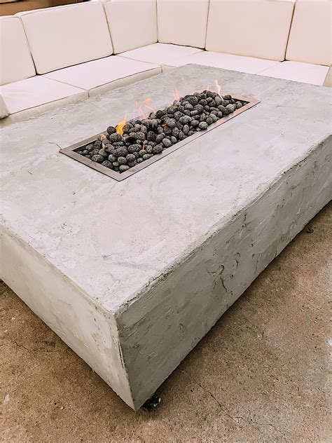 DIY Concrete Fire Pit - @thebelleofthebudget