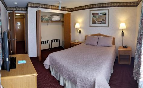 FRIDAY HARBOR SUITES - Updated 2022 Prices & Hotel Reviews (San Juan Island, WA - San Juan Islands)