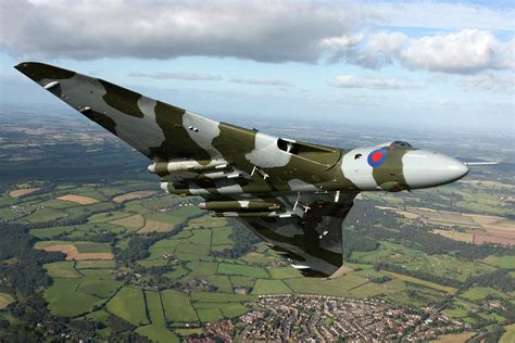 Vulcan XH558 Photograph by Frank Grealish | Pixels