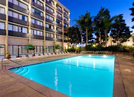 Clarion Hotel Anaheim Resort Reviews & Prices | U.S. News Travel