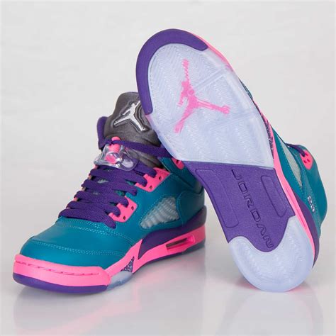 Images For > Baby Girl Jordans Shoes | Jordan shoes girls, Baby girl jordans, Jordan shoes