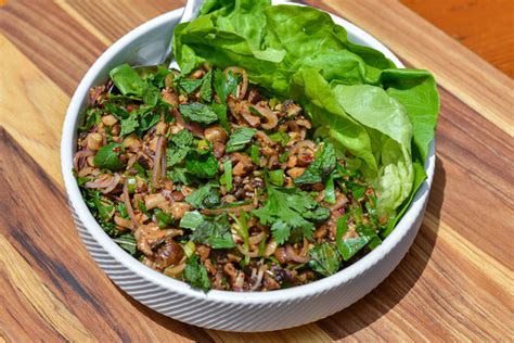 Thai Grilled Mushroom Larb Salad Recipe :: The Meatwave