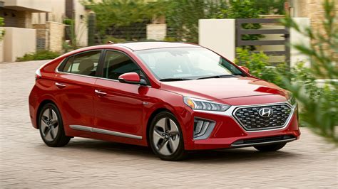 2021 Hyundai Ioniq Electric Reviews, Pricing & Specs | Kelley Blue Book