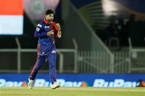 Shreyas Iyer was stumped by Rishabh Pant off Kuldeep Yadav's bowling ...