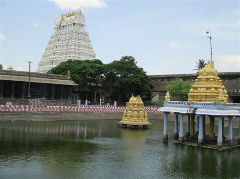 Varadaraja Perumal Temple - History | Darshan Timings | Places To Visit