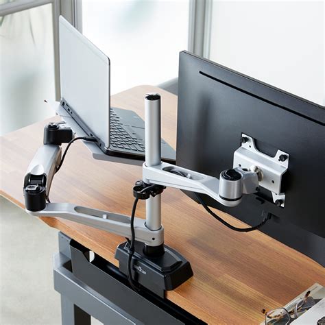 Desk Monitor Arm - Amazadesign